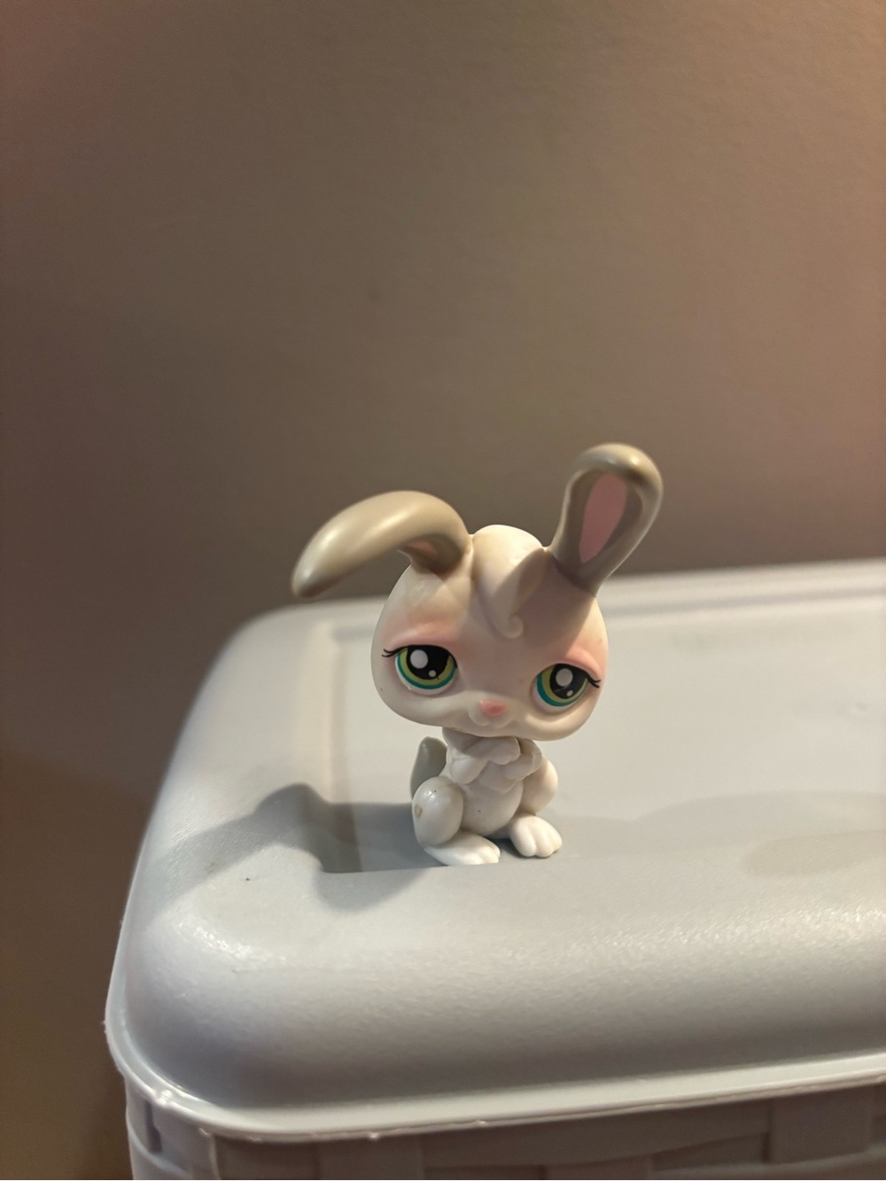 Littlest Pet Shop LPS #211 Bunny White And Grey Green Eyes Pink Around Eyes